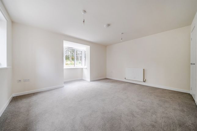 Taylor Way, Gedling, Nottingham photo 4