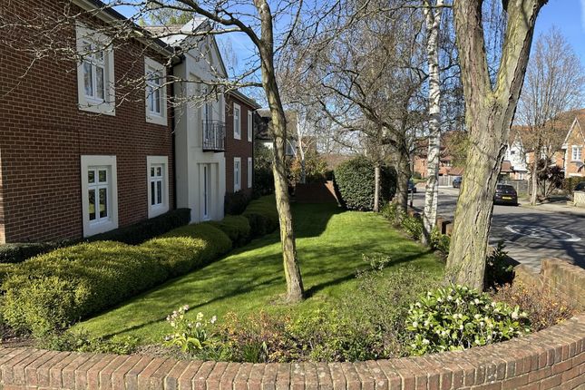 Flat 5 Ivor Court, 2 Chalgrove Gardens, London photo 4