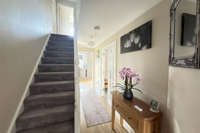 2, Elder Close, Beeston, Sandy photo 4