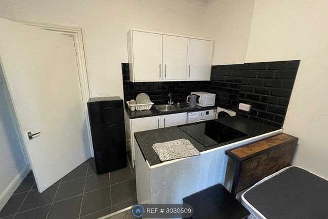 Flat, Colwyn Road, Northampton photo 4