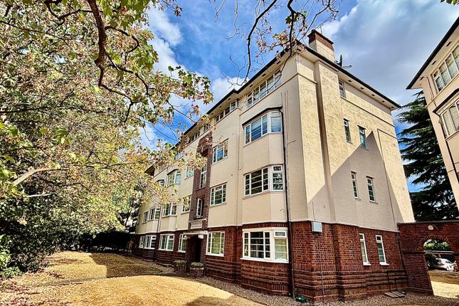 Flat 18A, London photo 4