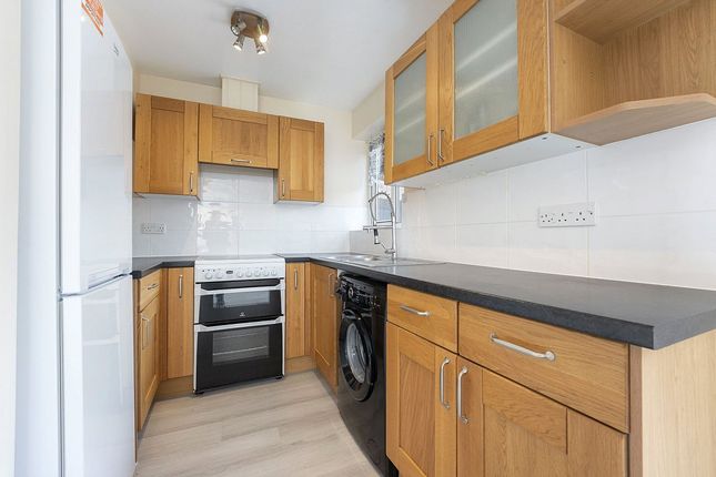 72, Bramblewood Close, Carshalton photo 5