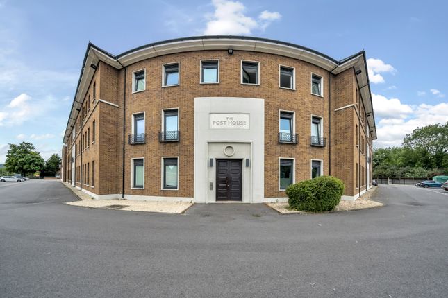 Thumbnail Flat for sale in Eastern Avenue, Gloucester, Gloucestershire