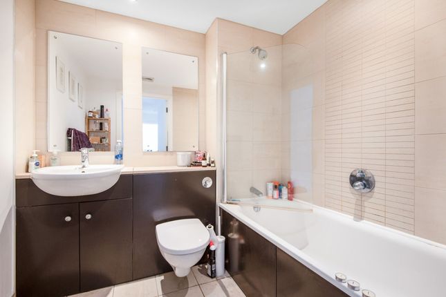 Flat for sale in Crampton Street, London