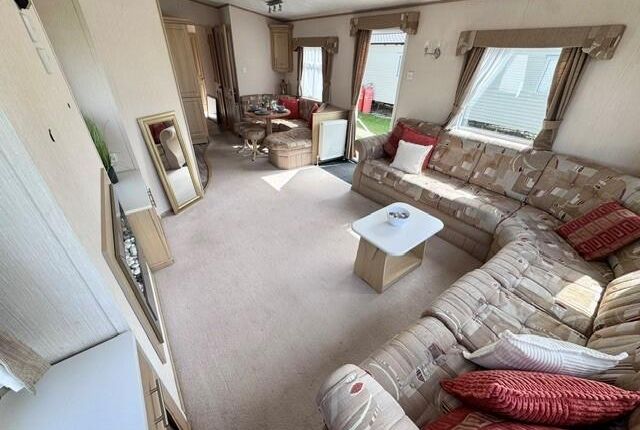 ABI Brisbane, Coopers Beach Holiday Park, Church Lane, Colchester photo 3