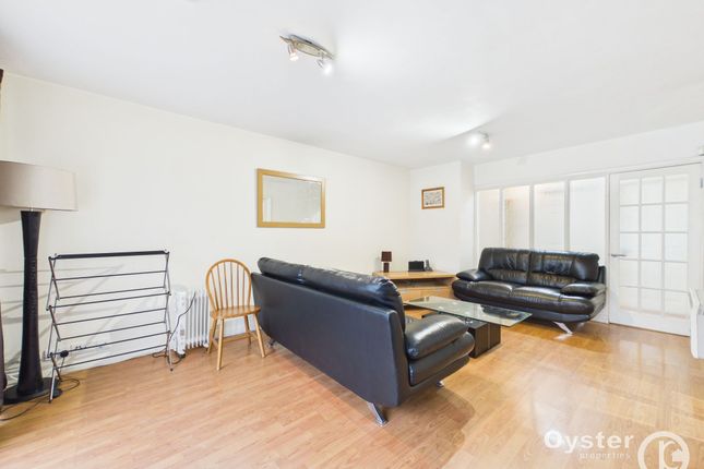179 Daneglen Court London Road, Stanmore photo 4