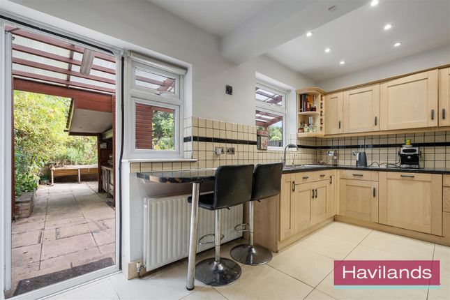 27, Chaseville Park Road, London photo 4