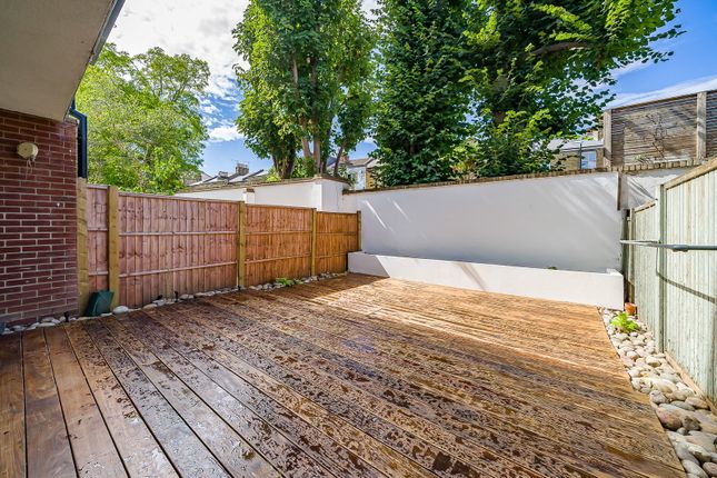 52, Stane Grove, London photo 3