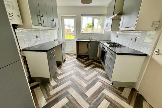 158, Highfields, Bridgend photo 2