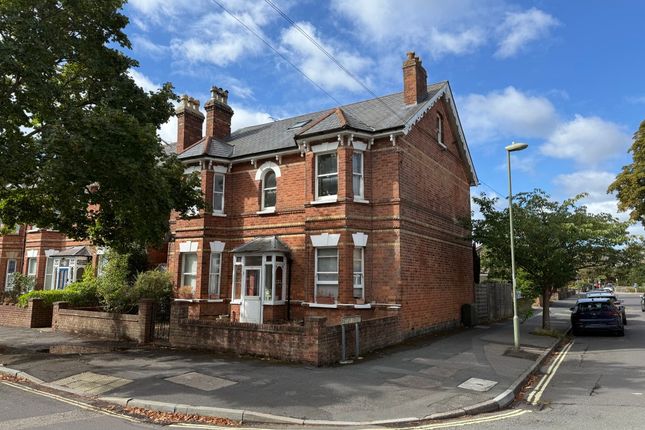 1-bed flat on Flat 3, 74 Osborne Road, Farnborough, £120,000