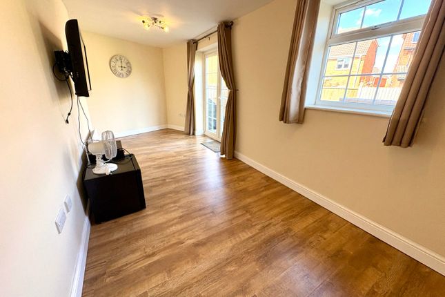 4, Fallow Close, Leicester photo 4