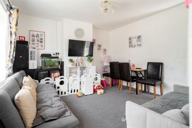 6, Brook Road, Cheltenham photo 3