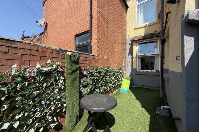 123, Hope Street, Dukinfield photo 4