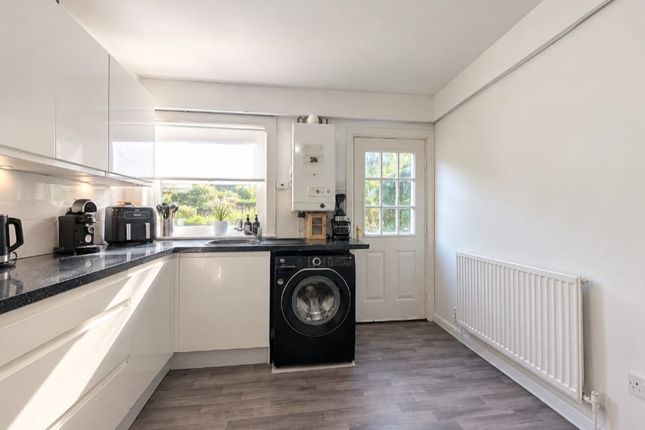 20, Larksfield Drive, Carluke photo 3