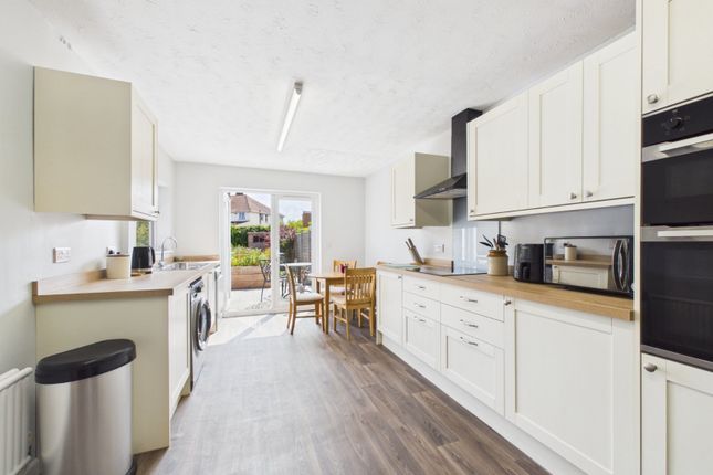 9, Waverley Road, Gloucestershire photo 3