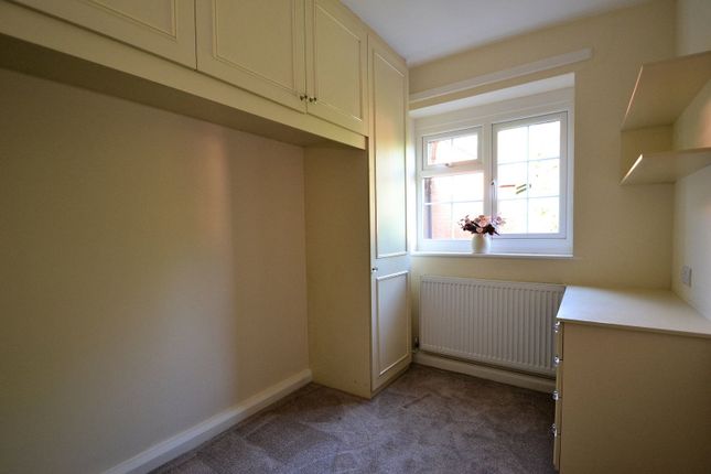 28, Rutland Court, Kennerley Road, Stockport photo 5