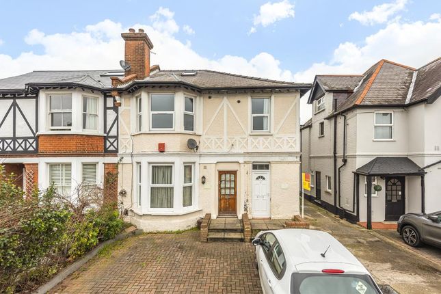 Flat for sale in Surbiton, Kingston-Upon-Thames