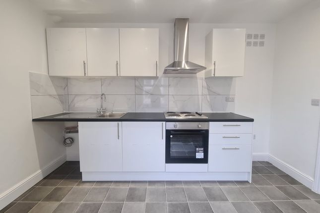 Flat to rent in Leytonstone Road, London