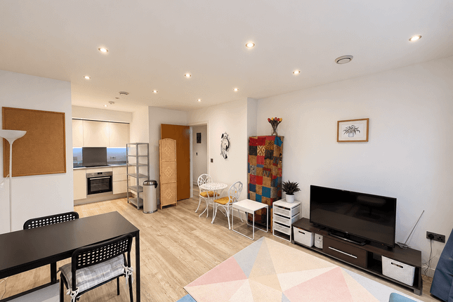 40 Baldwin Court, Lyon Road, HARROW photo 2