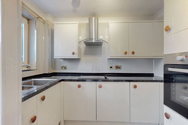9 Fairview Court, 46, Main Street, East Dunbartonshire photo 4