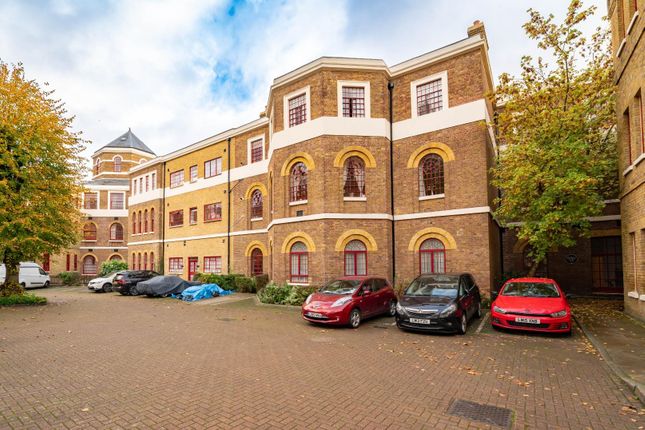 Flat for sale in Chevy Road, Southall