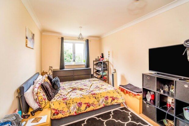 Flat to rent in Channon Court, Southampton