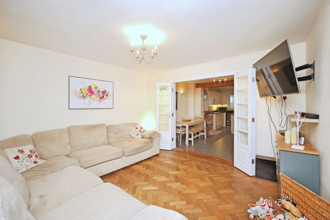 2, Church Bank, Alcester photo 2