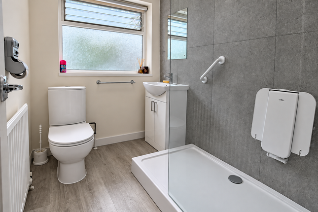 5, Chestnut Avenue, Waterlooville photo 4