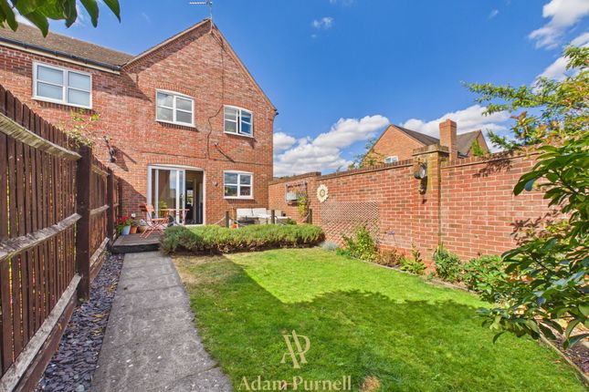 3 The Stables, Hinckley photo 4