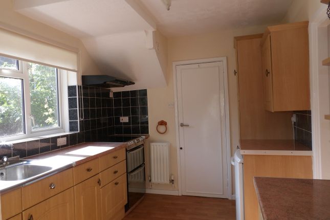 8, Romsey photo 2
