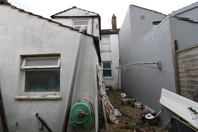 59, Saunders Street, Gillingham photo 4