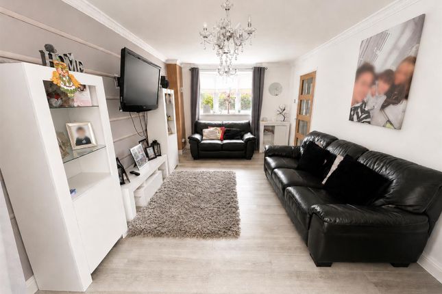 5, Wentworth Avenue, Macclesfield photo 3
