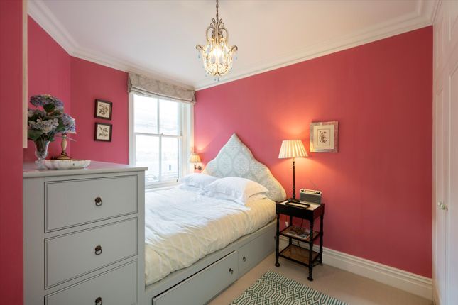 Flat for sale in St Loo Court, St Loo Avenue, Chelsea, London SW3.