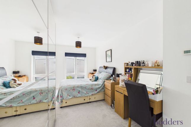 Flat 14, Brazier House,, Highwayman Grove, Chertsey photo 4