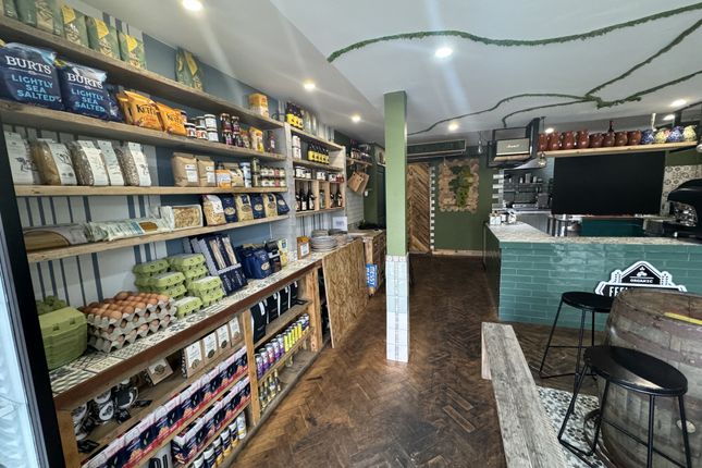 Commercial property to let in Peckham Rye, London