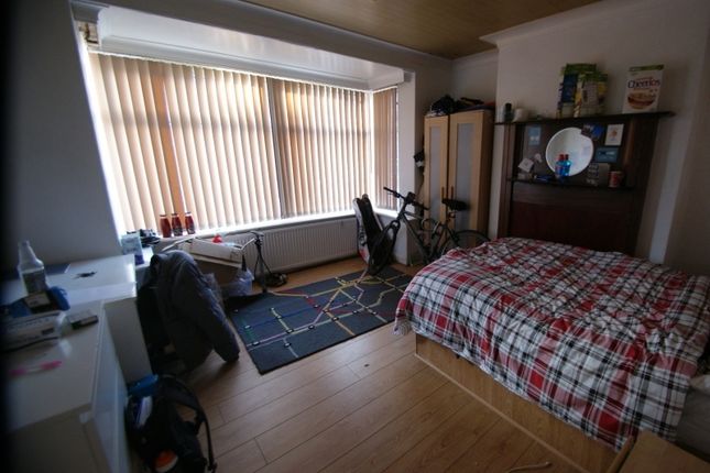Mayville Road Hyde Park, Leeds photo 2