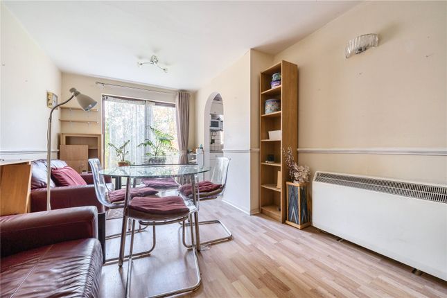 Flat for sale in Medesenge Way, Palmers Green, London