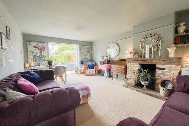 Nutkin Cottage, 17 Cherwell Road, Heathfield photo 3