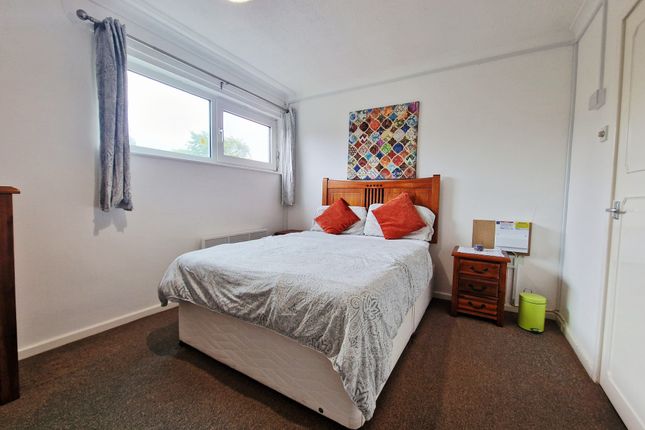 37, Tinniswood, Preston photo 4