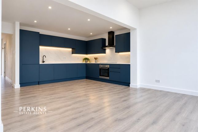 3-bed house on Moorhills Crescent, Leighton Buzzard, £1,850/mo