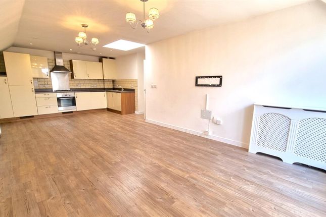 2-bed flat on Flat 16, 1, Knightsbridge Court, Wells View Drive, Bromley, £365,000