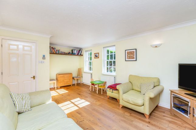 Flat for sale in 5 Stapleton Hall Road, Stroud Green