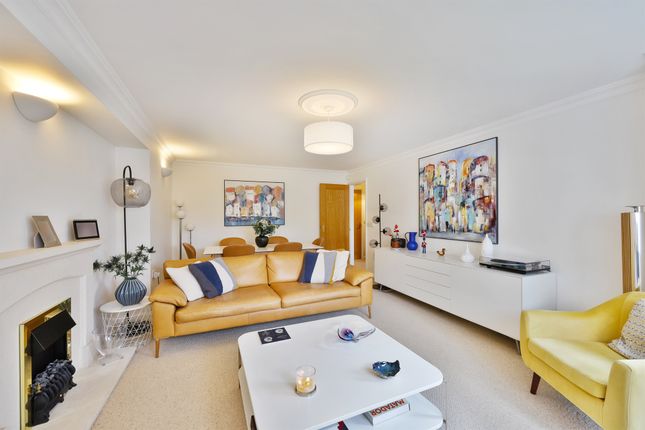 Flat for sale in Pampisford Road, South Croydon