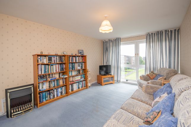 28, Ivanhoe Road, Cumbernauld photo 3