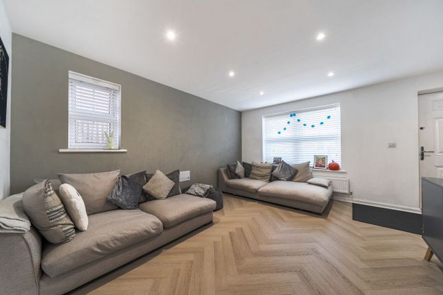 8, Blue Bird Way, Eastbourne photo 2