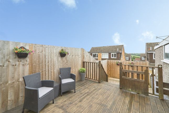 7, Highlea Close, Leeds photo 4