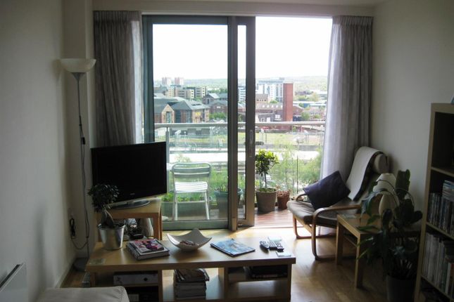 Flat to rent in Whitehall Quay, Leeds