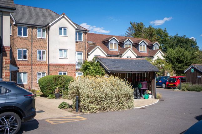 23 Matthews Lodge,, Station Road, Surrey photo 2