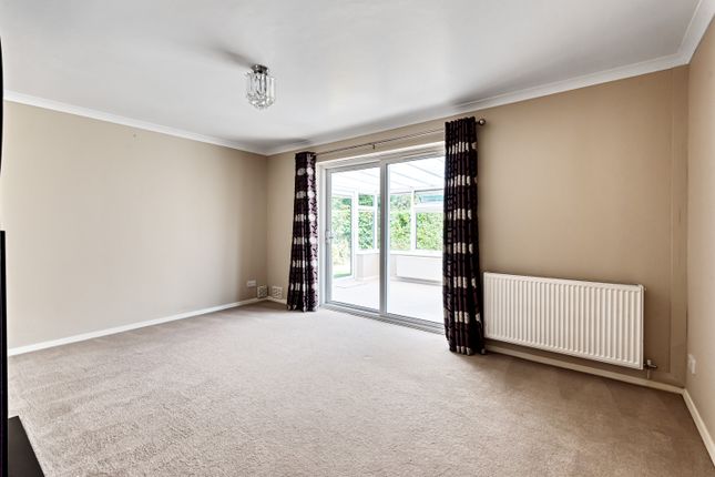 28, Long Mynd Avenue, Cheltenham photo 3