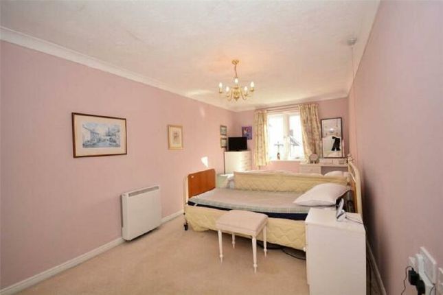 18, St. Edmunds Court, Leeds photo 4